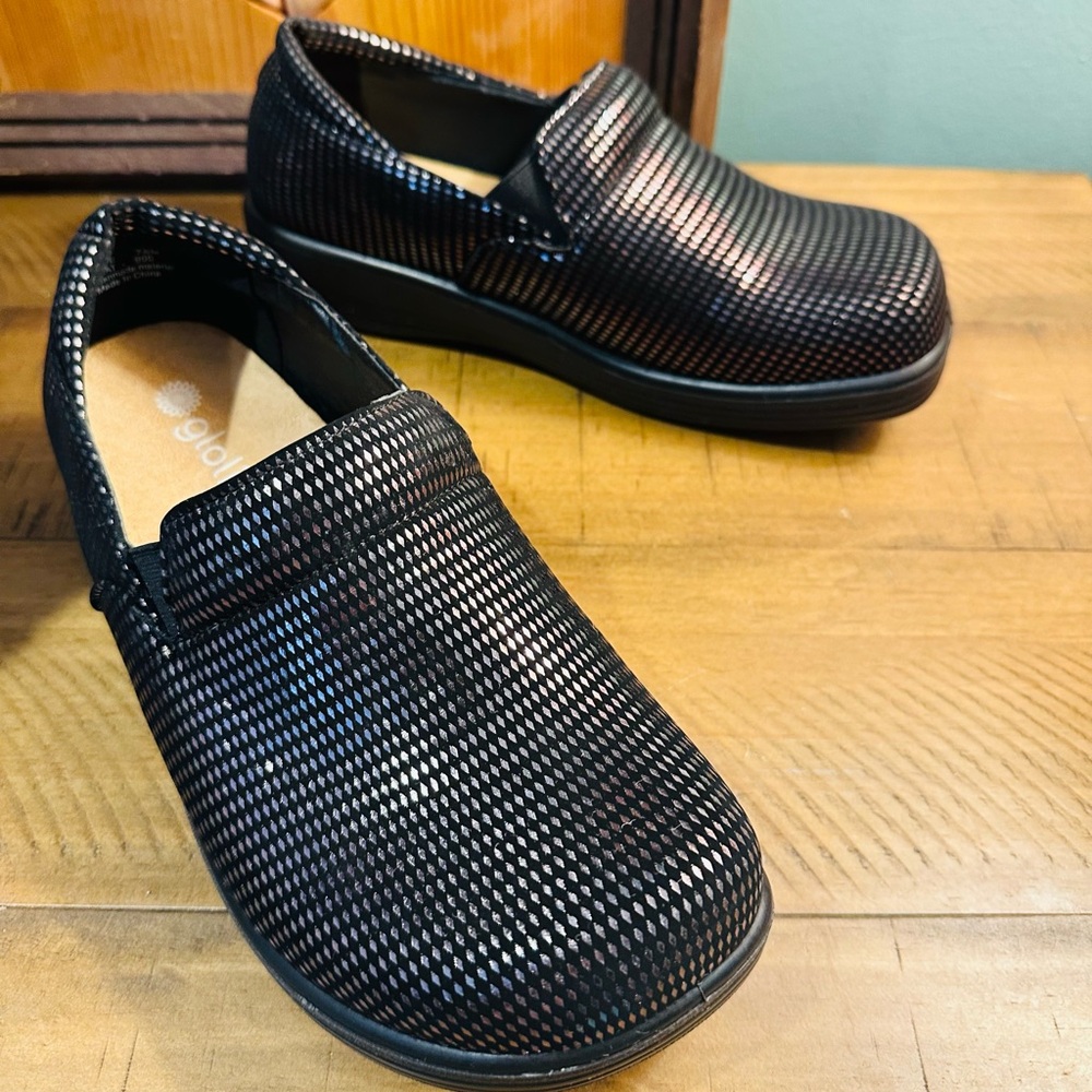 Glolily Black Metallic Textured Clogs Slip-On Medical Shoes Size 7.5